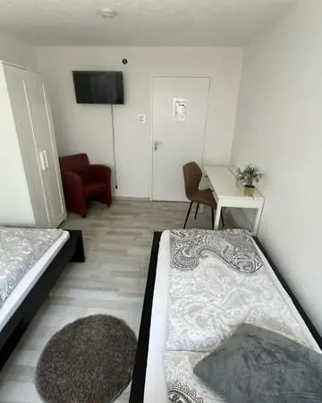 Monteurapart Quarto em Acomodações Particulares *